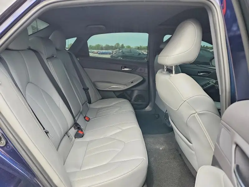 2021 TOYOTA AVALON XLE  