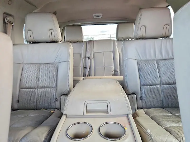 2010 LINCOLN NAVIGATOR   