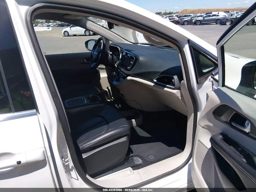 2024 CHRYSLER PACIFICA HYBRID SELECT