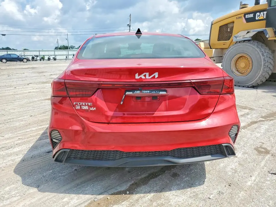 2023 KIA FORTE LXS  