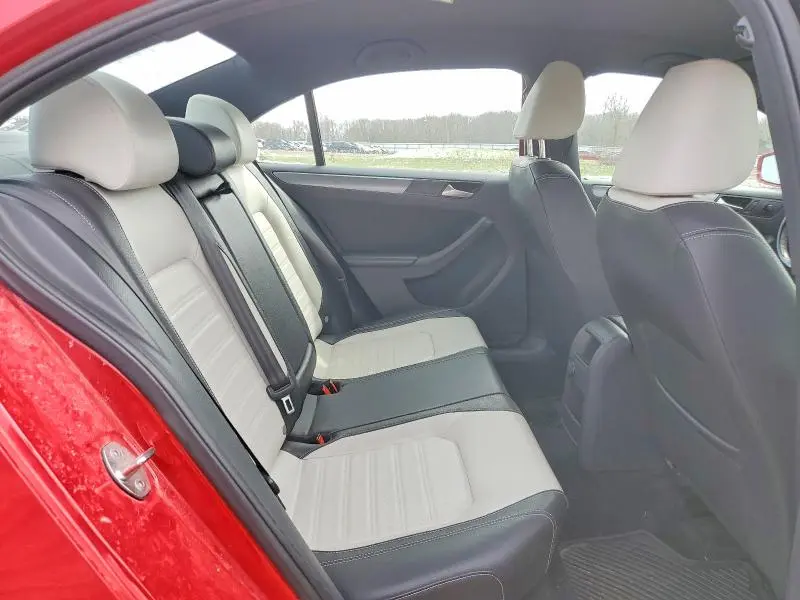 2017 VOLKSWAGEN JETTA SPORT  