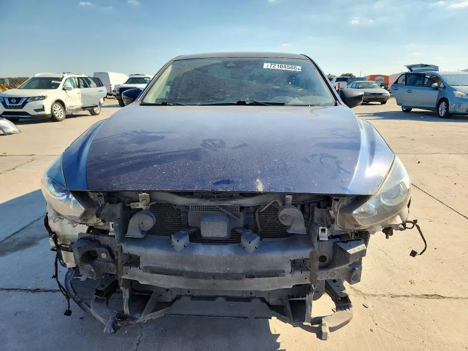 2018 MAZDA 3 TOURING  