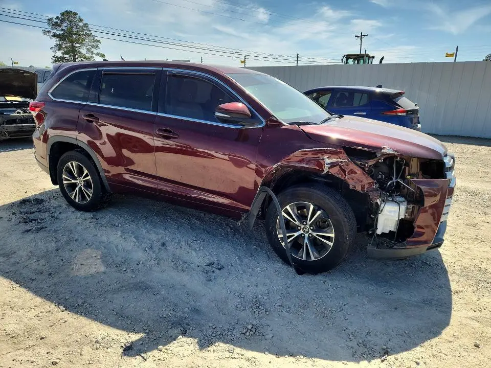2017 TOYOTA HIGHLANDER LE PLUS  