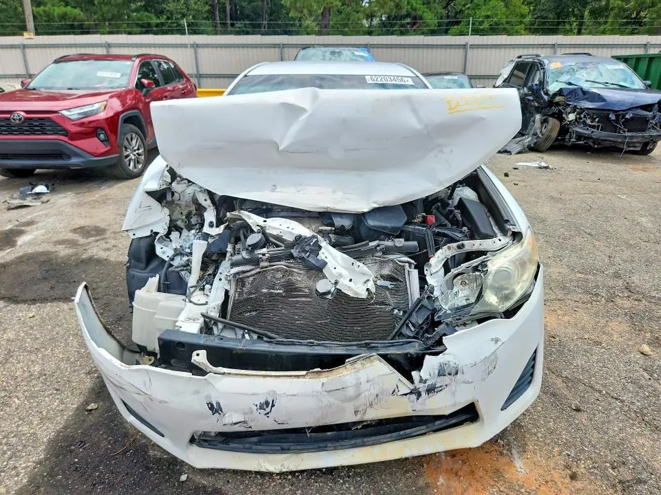 2014 TOYOTA CAMRY L  