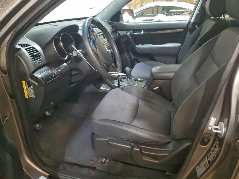 2011 KIA SORENTO BASE  