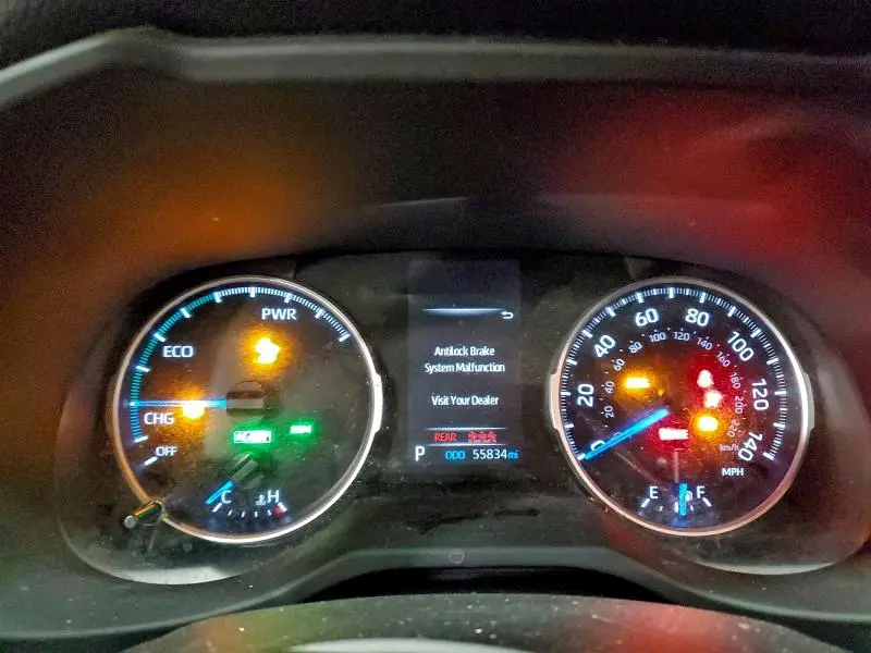 2021 TOYOTA RAV4 XLE  