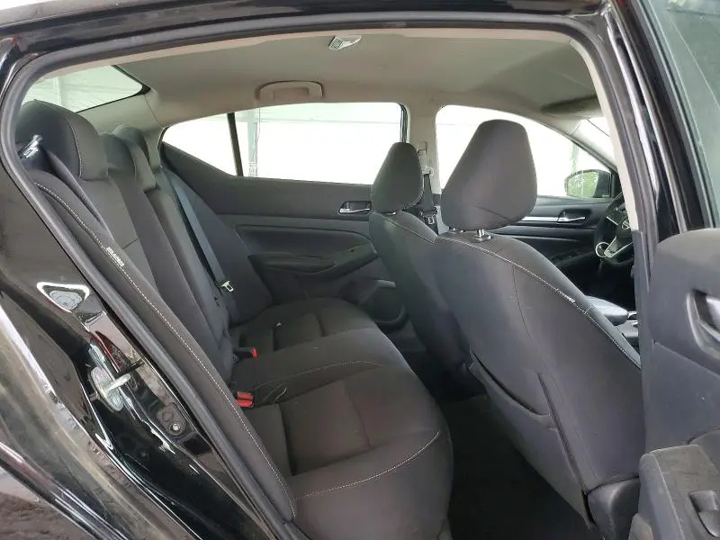 2022 NISSAN ALTIMA SV  