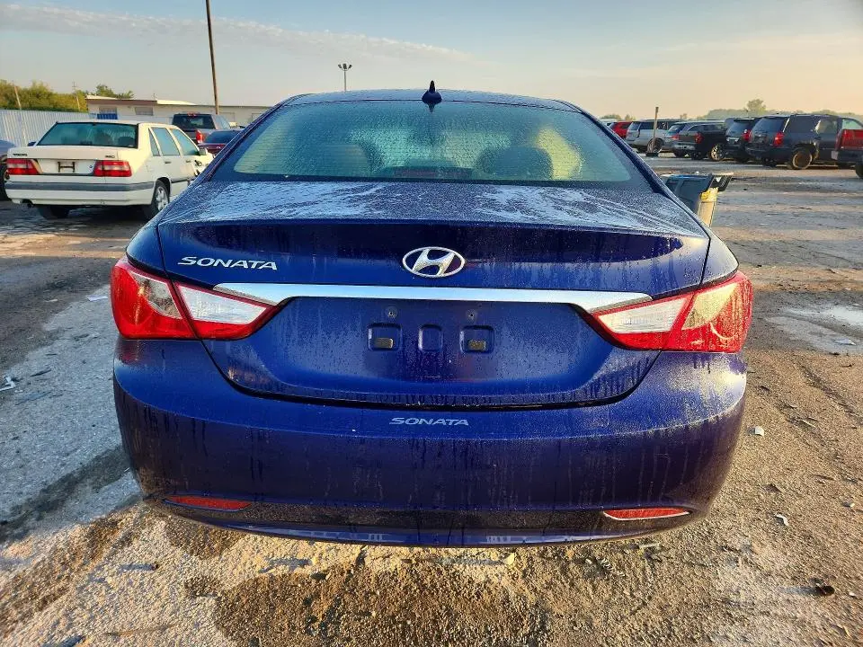 2012 HYUNDAI SONATA GLS  