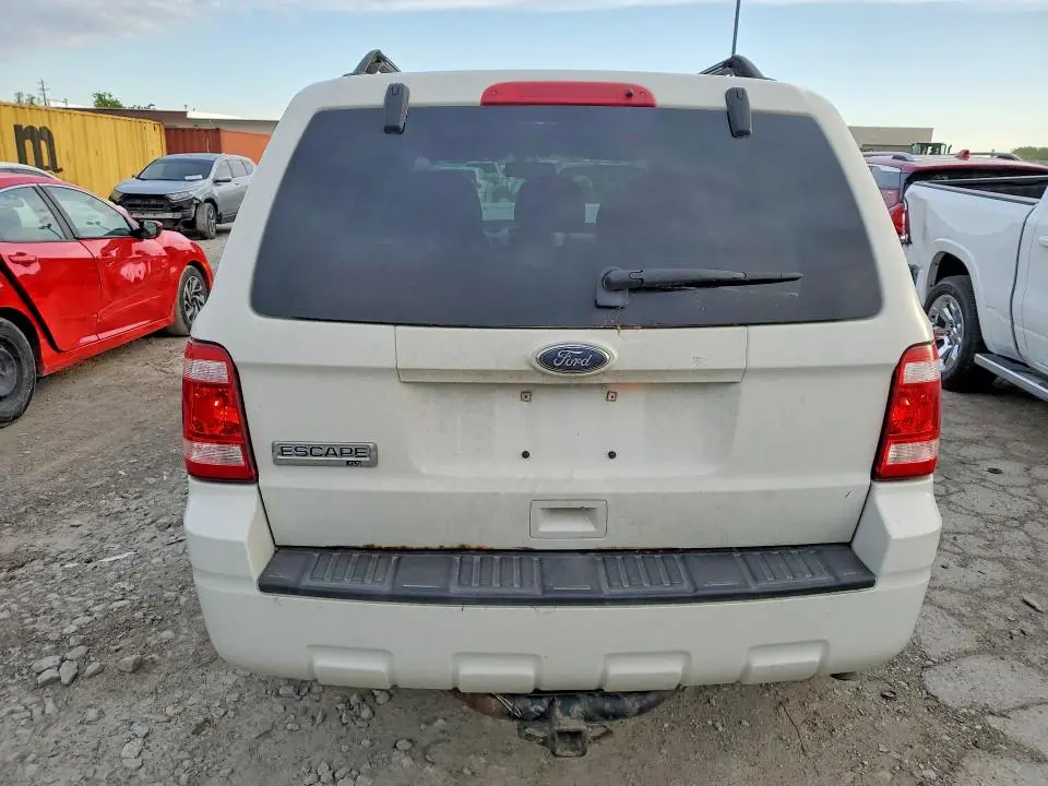 2011 FORD ESCAPE XLT  