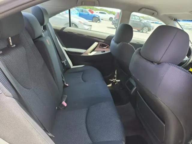 2011 TOYOTA CAMRY SE  