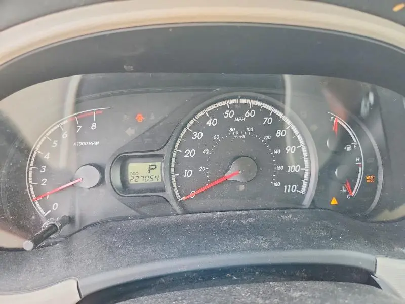2014 TOYOTA SIENNA LE  