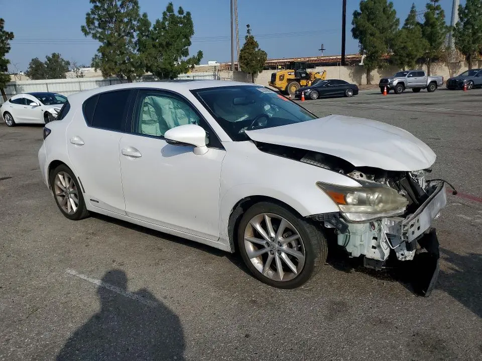 2011 LEXUS CT 200  