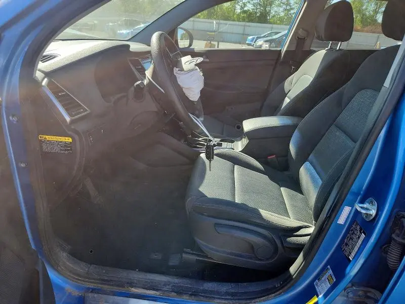 2017 HYUNDAI TUCSON SE  