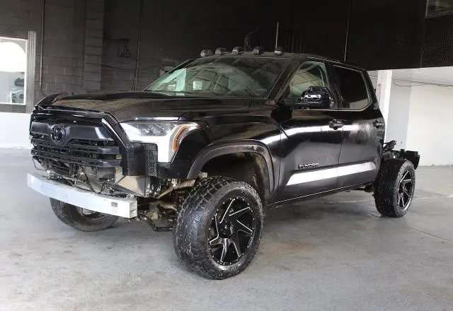 2024 TOYOTA TUNDRA SR5  
