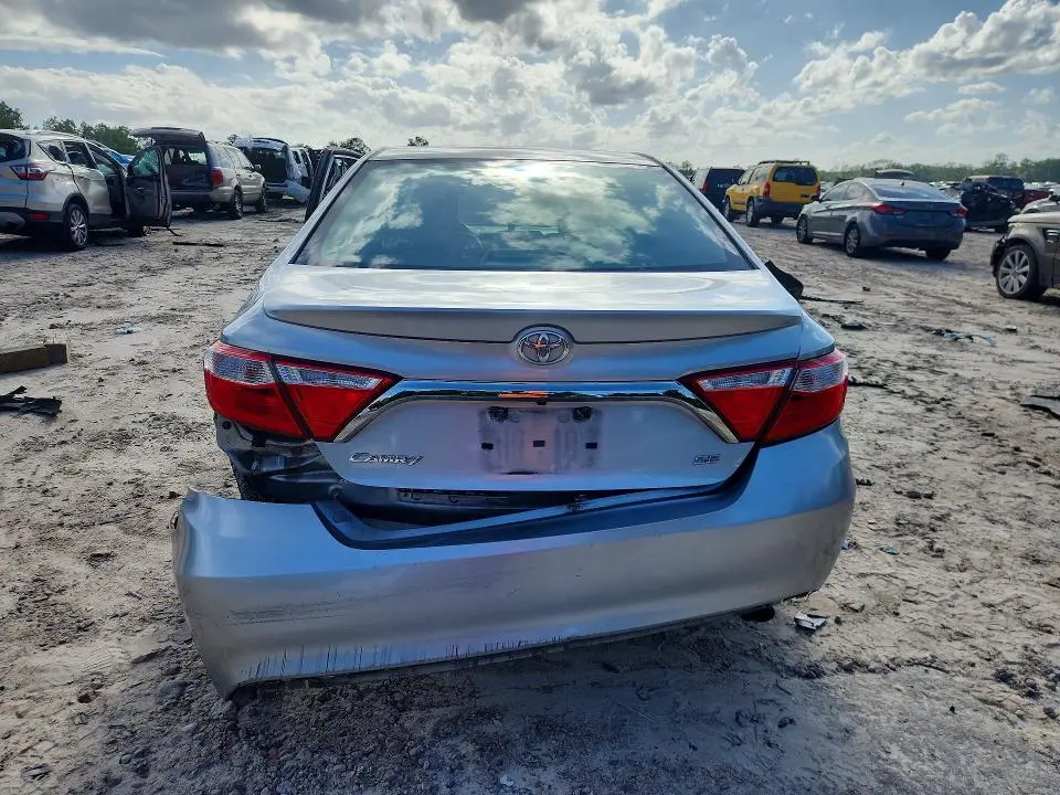 2017 TOYOTA CAMRY SE  