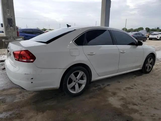 2013 VOLKSWAGEN PASSAT SE  