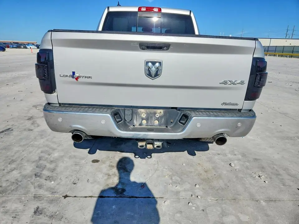 2016 RAM 1500 SLT  