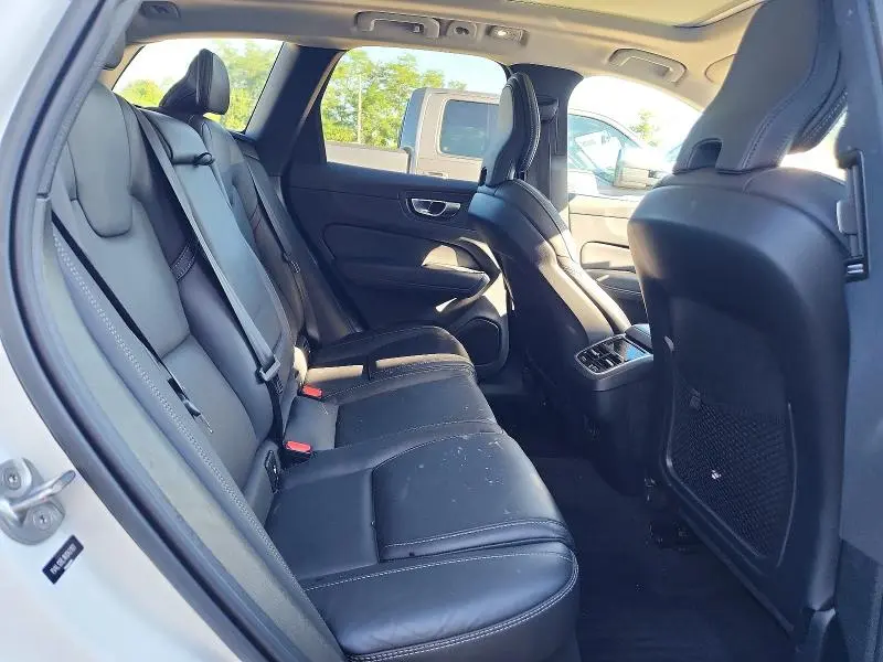 2022 VOLVO XC60 B5 INSCRIPTION  