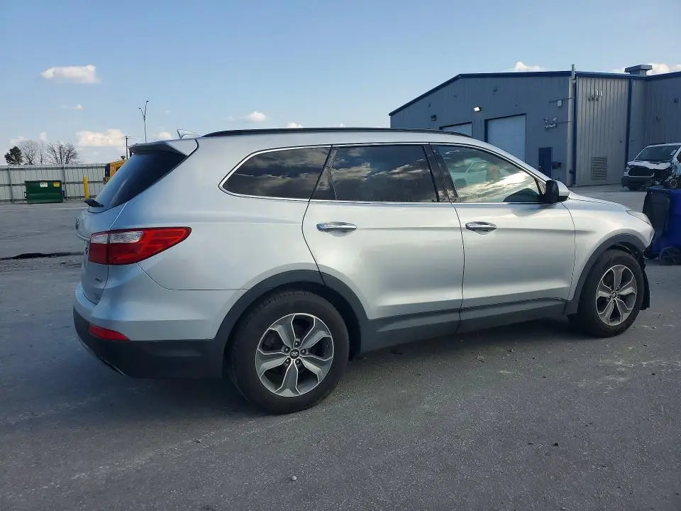 2016 HYUNDAI SANTA FE SE  