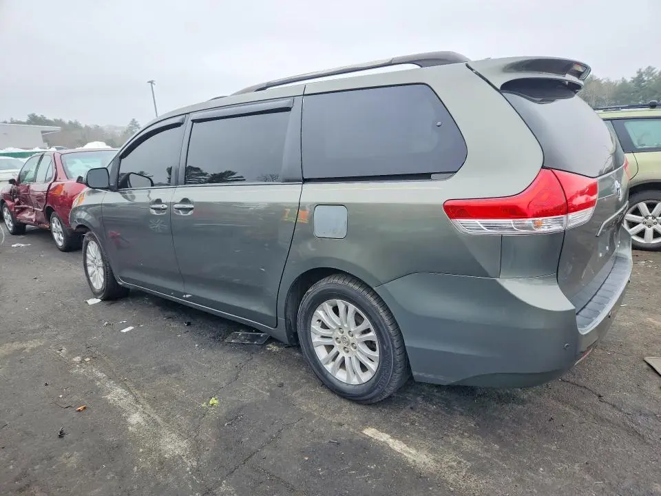 2011 TOYOTA SIENNA XLE 8-PASSENGER  