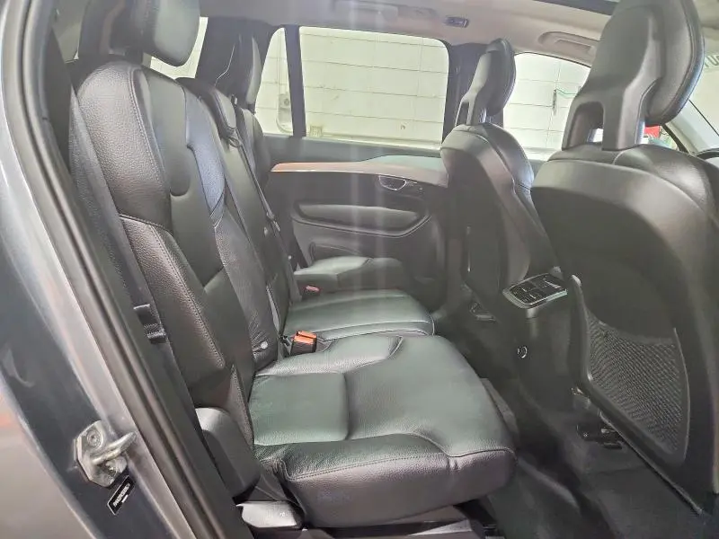 2016 VOLVO XC90 T6  