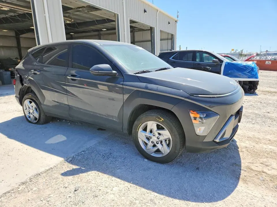 2024 HYUNDAI KONA SE  