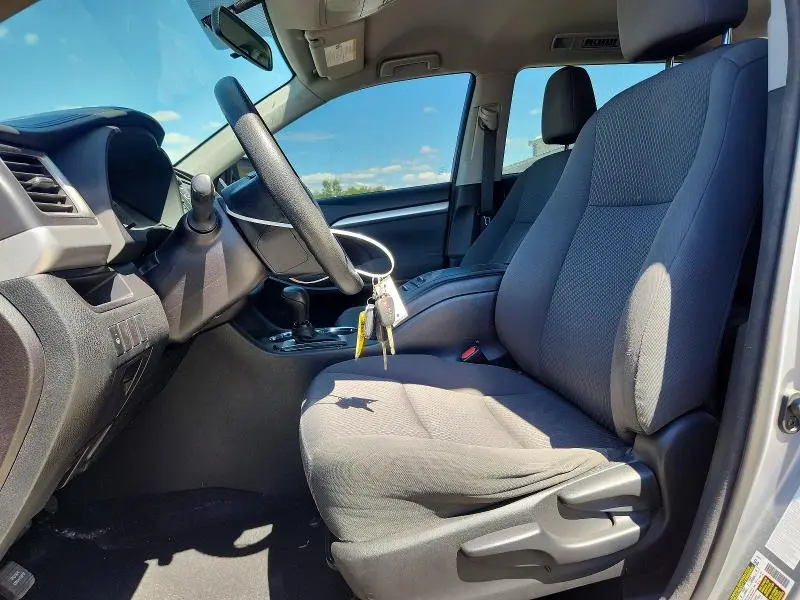 2016 TOYOTA HIGHLANDER LE  