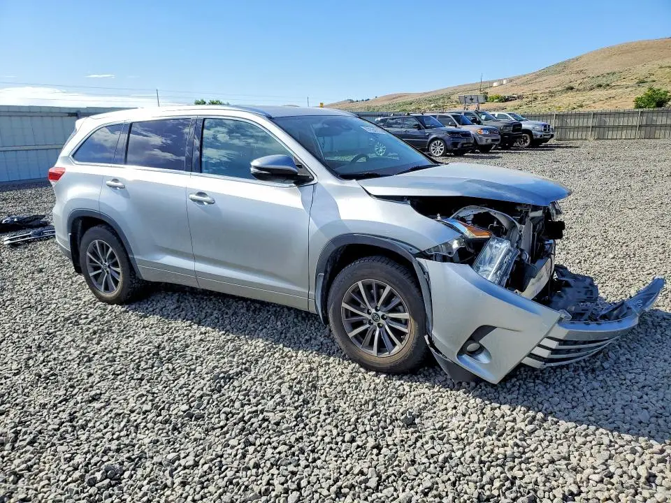 2018 TOYOTA HIGHLANDER XLE  