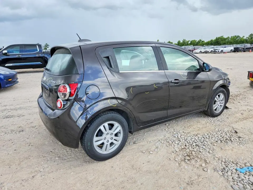 2016 CHEVROLET SONIC LT  