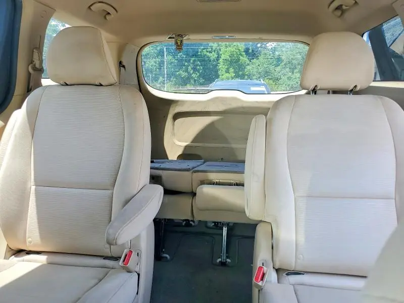 2015 KIA SEDONA LX  