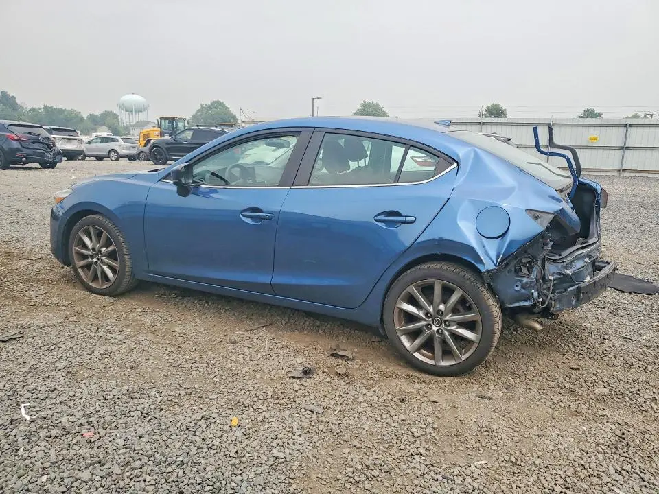 2018 MAZDA 3 TOURING  