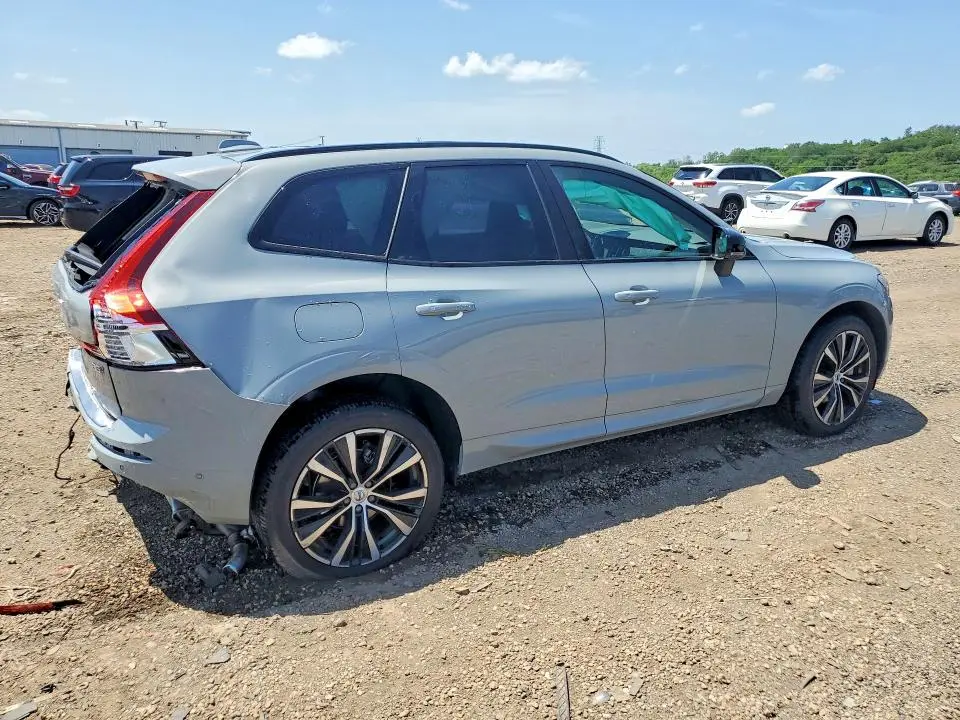 2025 VOLVO XC60 PLUS  