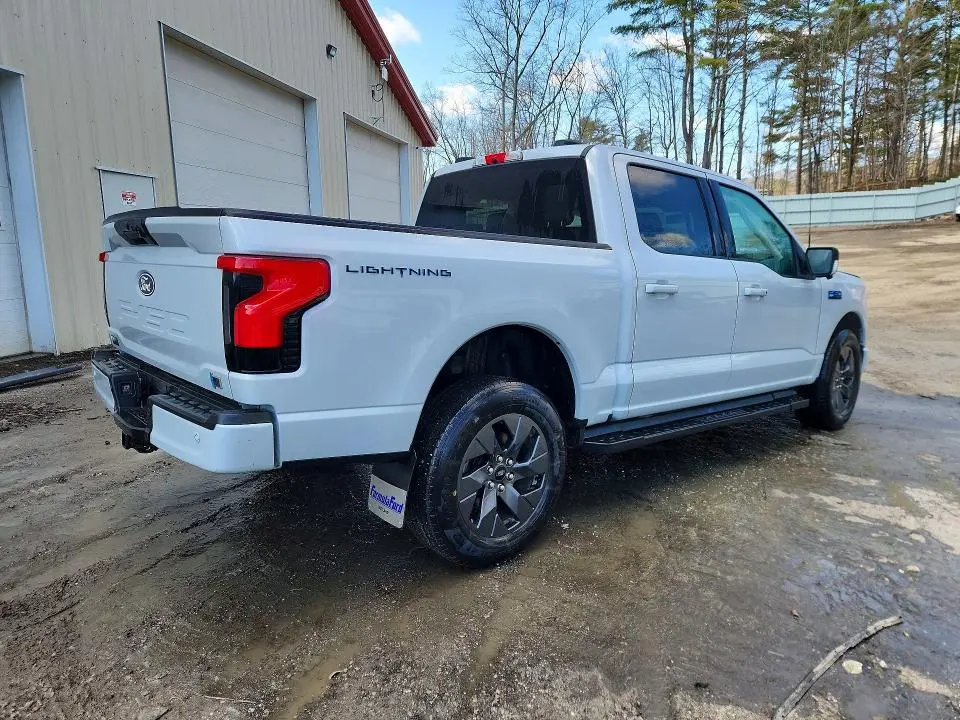 2025 FORD F150 LIGHTNING XLT  