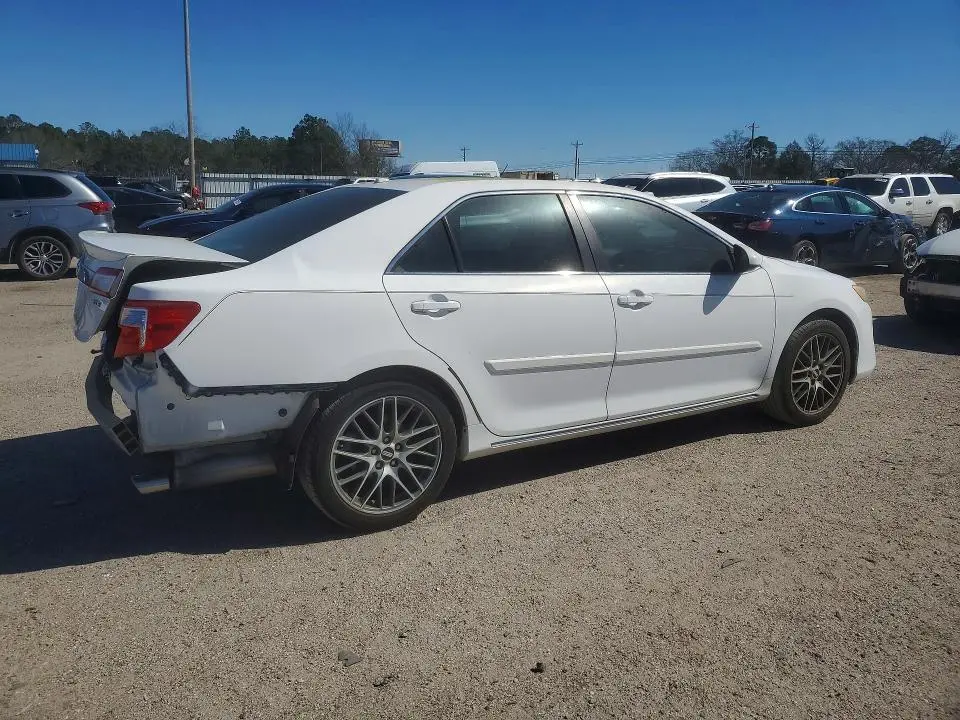 2012 TOYOTA CAMRY SE  