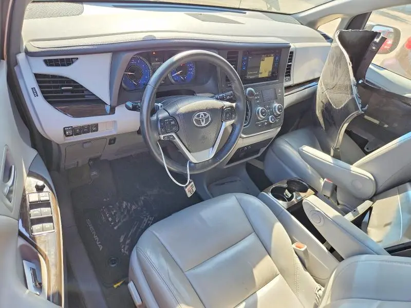 2017 TOYOTA SIENNA XLE 8-PASSENGER  
