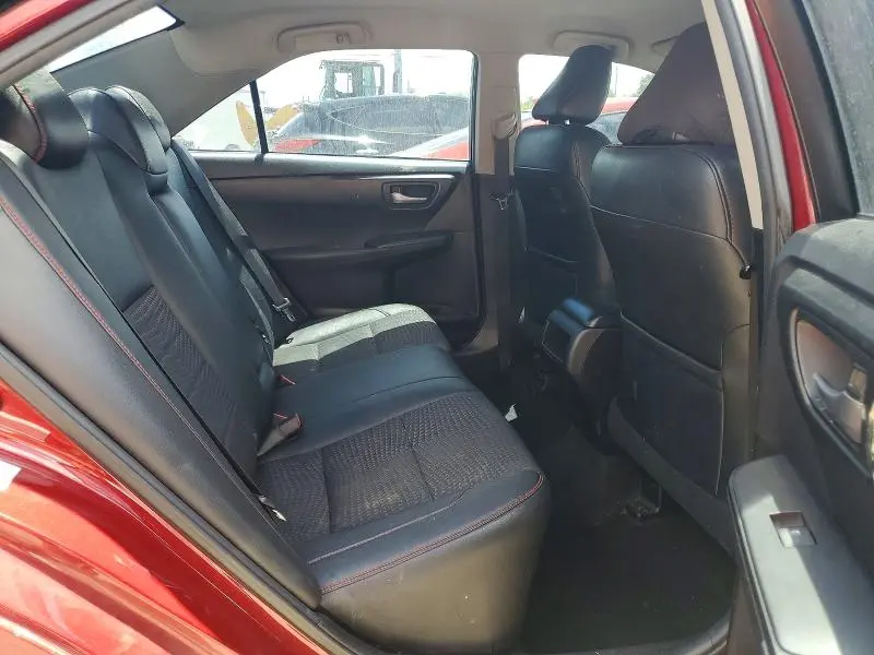 2015 TOYOTA CAMRY SE  