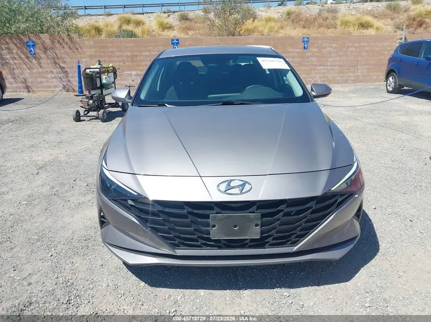 2023 HYUNDAI ELANTRA SE