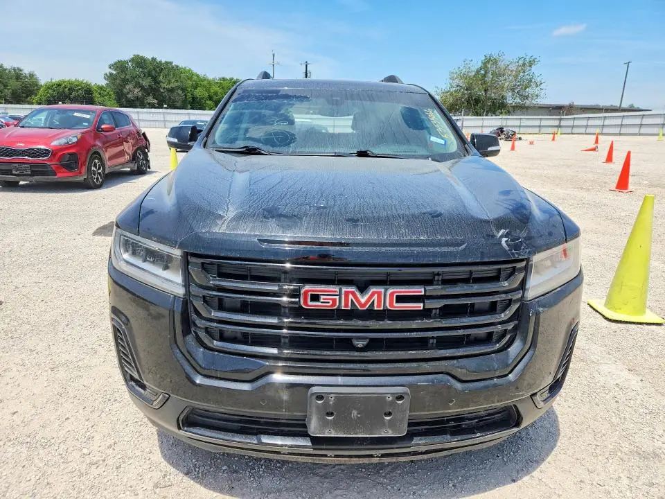 2022 GMC ACADIA SLT  