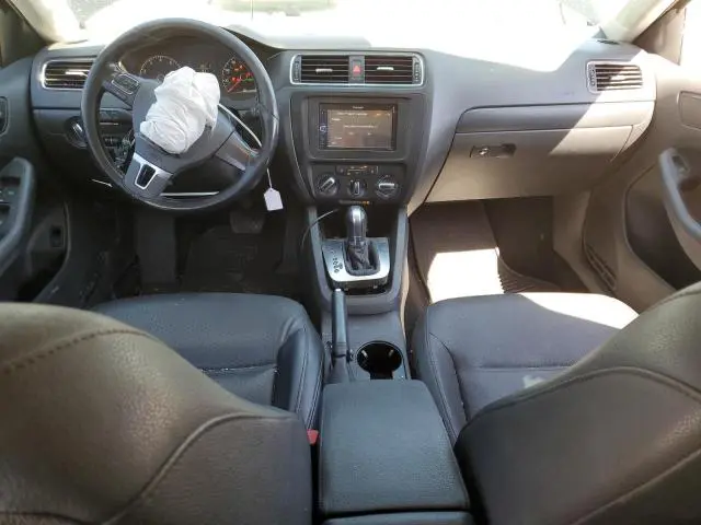 2011 VOLKSWAGEN JETTA SE  