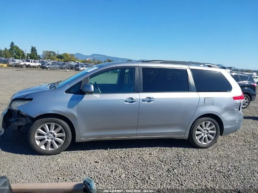 2011 TOYOTA SIENNA LIMITED