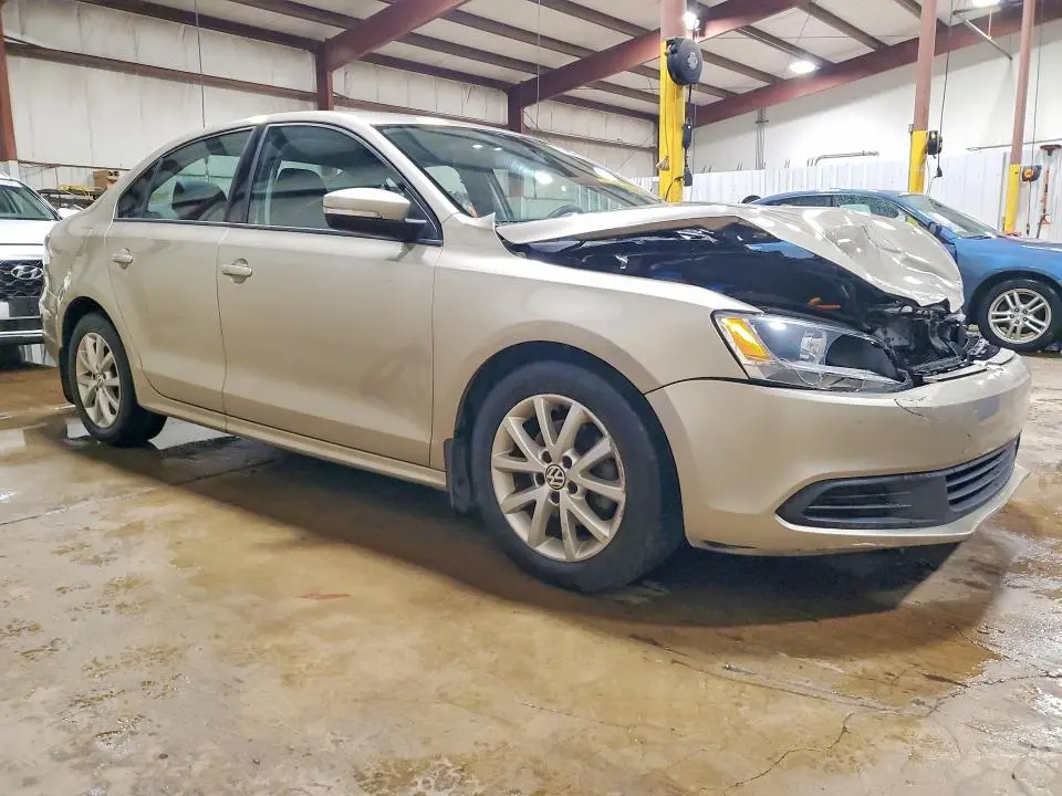 2012 VOLKSWAGEN JETTA SE  