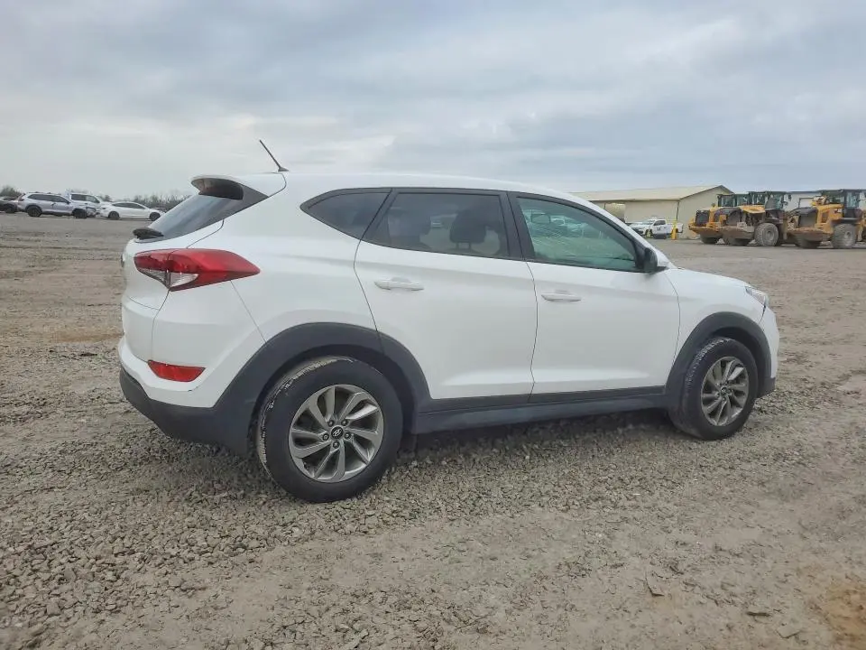 2018 HYUNDAI TUCSON SE  