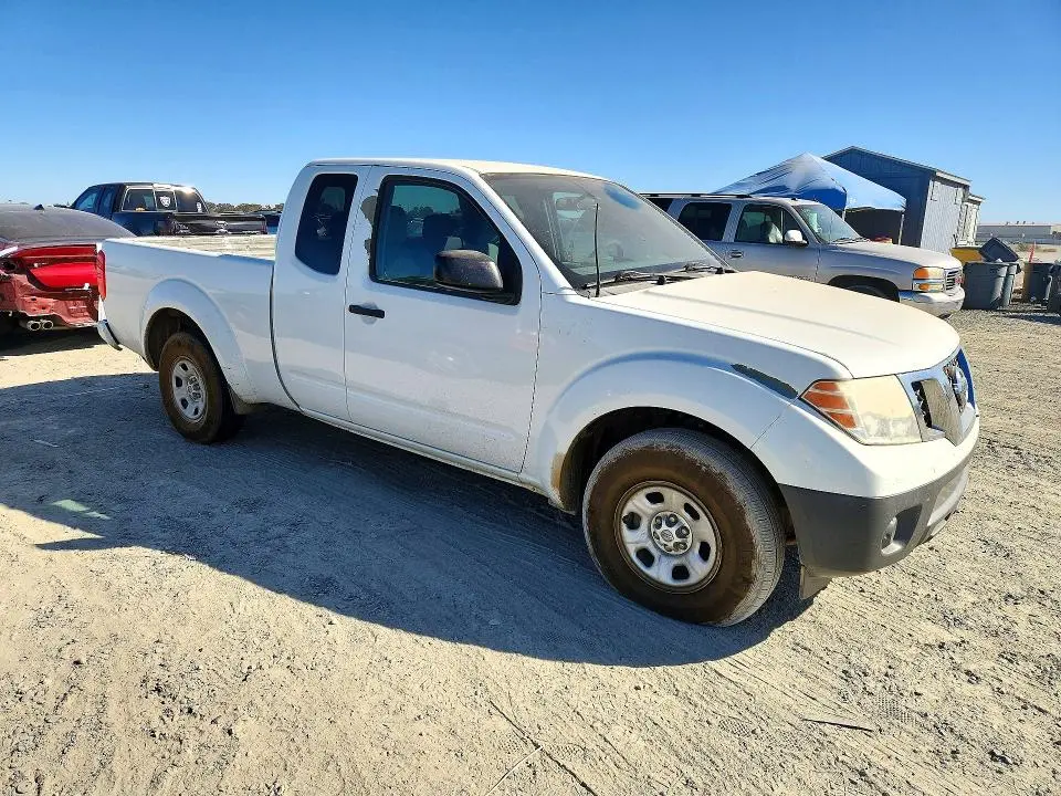 2017 NISSAN FRONTIER S  