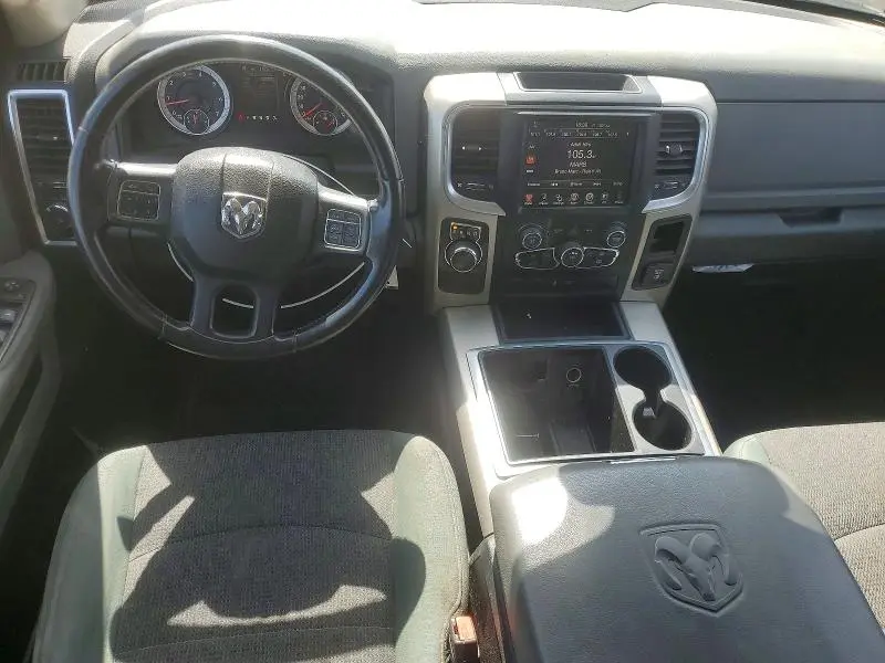 2014 RAM 1500 SLT  