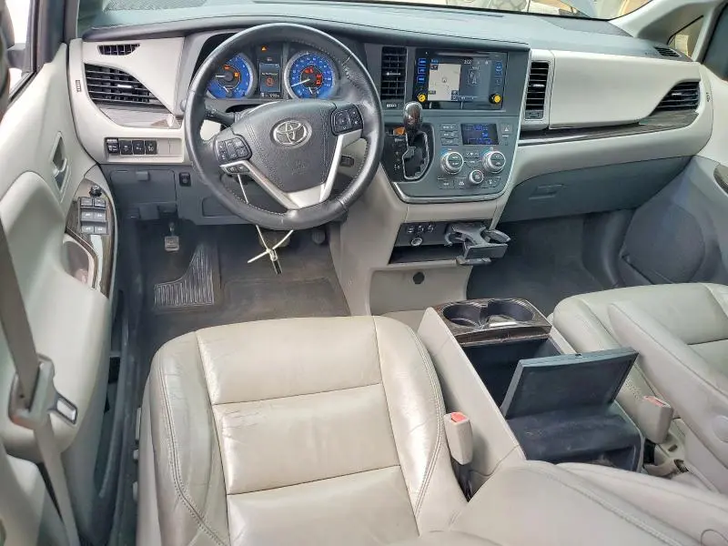 2015 TOYOTA SIENNA XLE 8-PASSENGER  