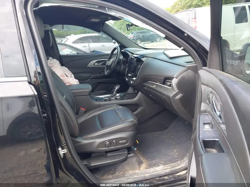 2023 CHEVROLET TRAVERSE FWD LT LEATHER