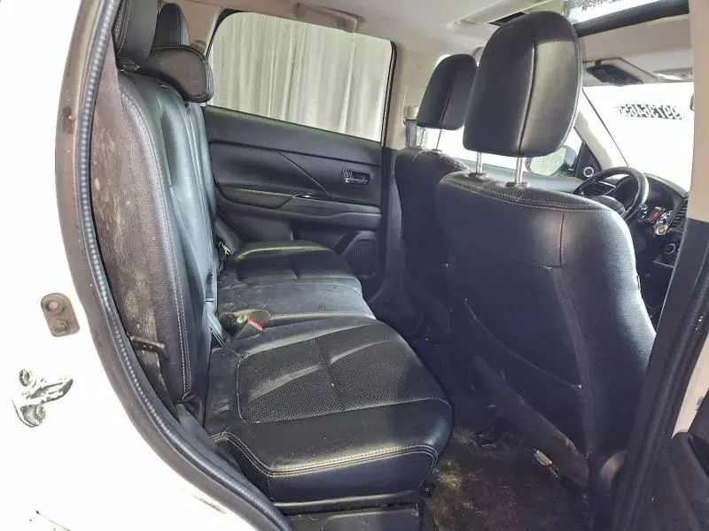 2016 MITSUBISHI OUTLANDER SE  