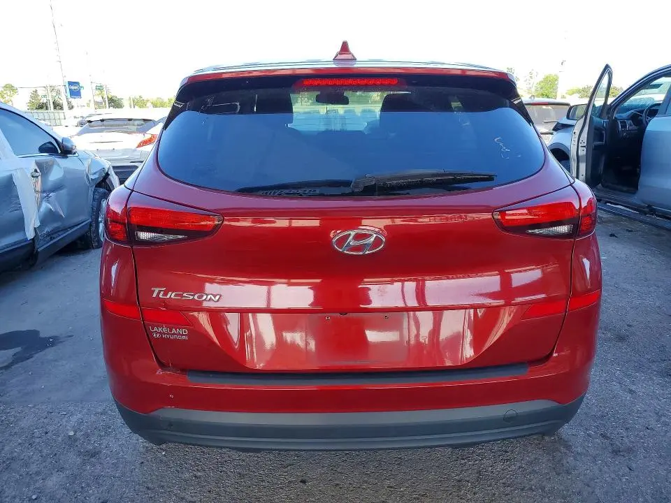 2021 HYUNDAI TUCSON SE  