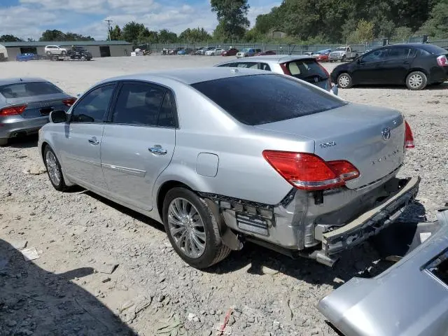 2010 TOYOTA AVALON XL  