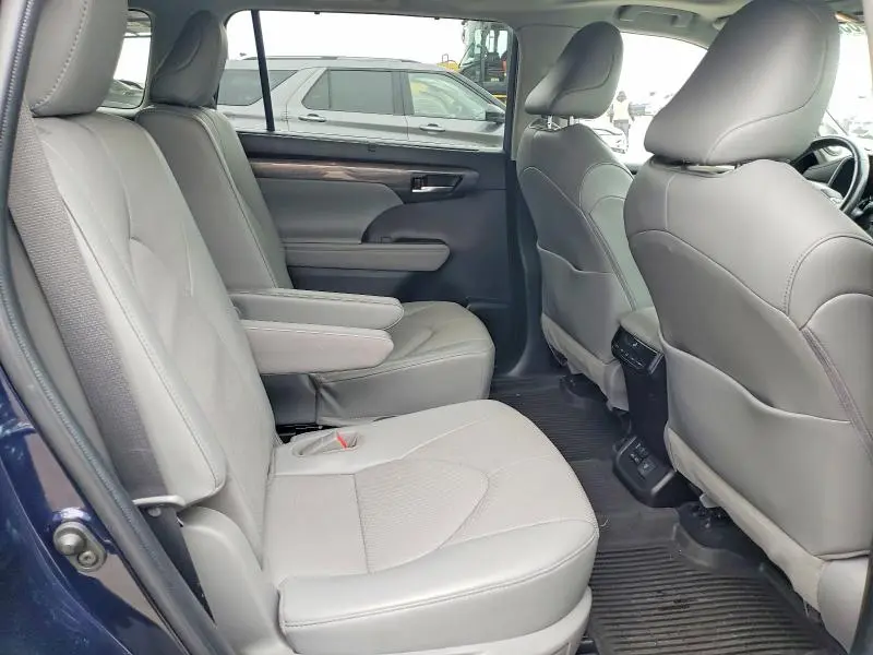 2022 TOYOTA HIGHLANDER LIMITED  